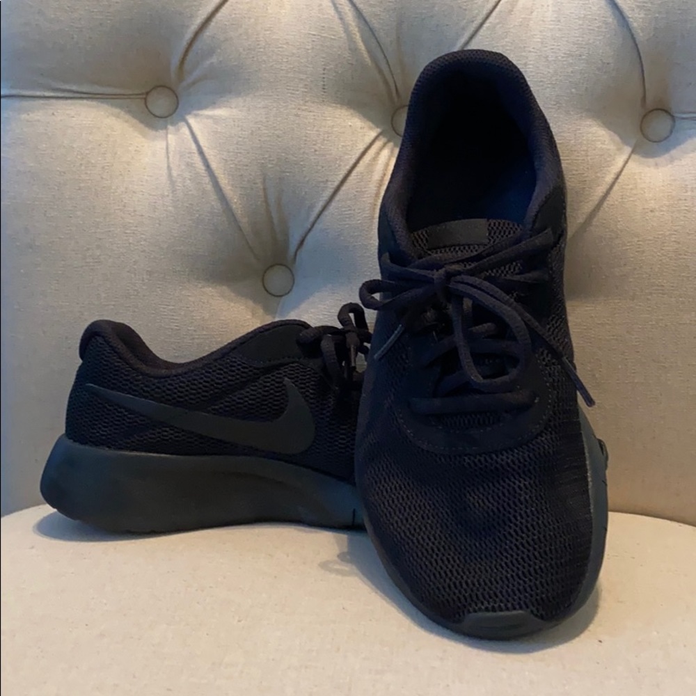 Brand New Black Nike Running Shoes Size 6.5